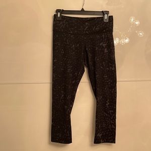 Lululemon workout pants, size 6